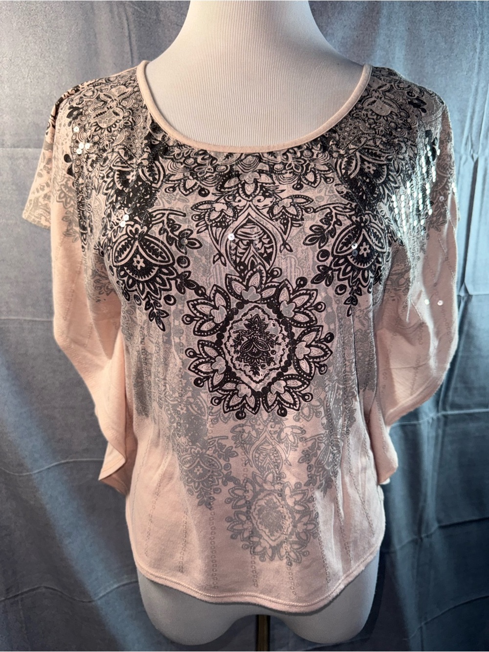 1769-Rue21 Pink Scoop Neck Tunic with Black Medallion Print and Sequins